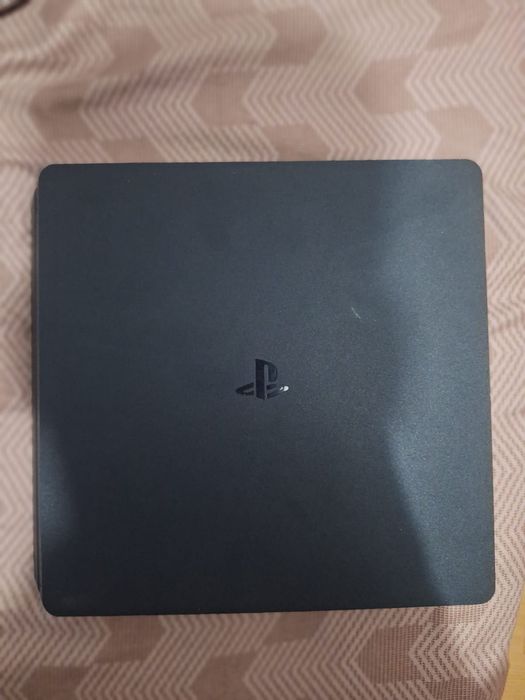PS4 slim 1TB ca nou