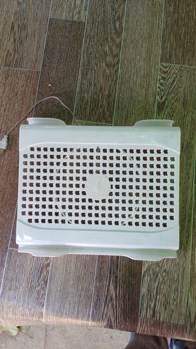 Кулер куллер для ноутбука в хорошем состоянии