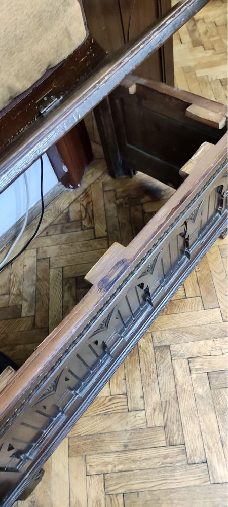 Cuier lemn masiv vintage sculptat
