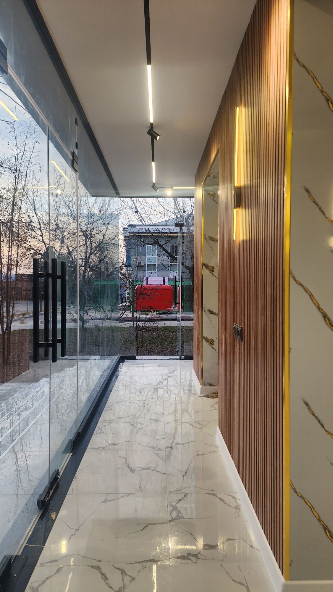 Sotiladi! 3 xonali, 95 m²  не жилой