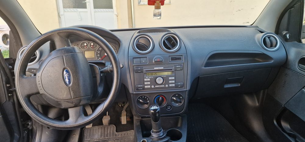 Ford Fiesta 1.3 benzină, 69 CP
