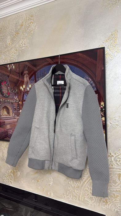 Geacă Burberry groasă pentru iarnă . Calitate premium