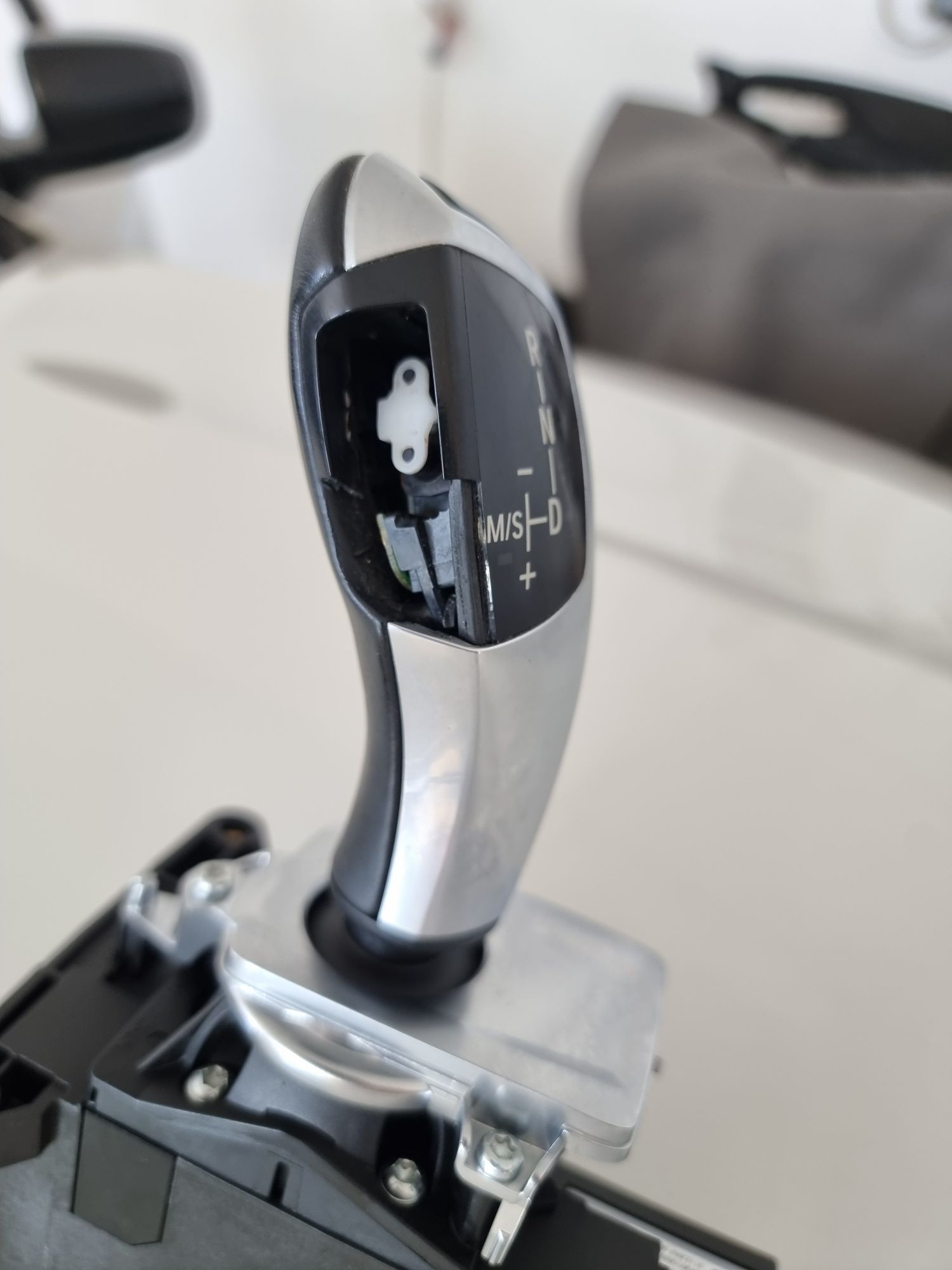 Vând maneta schimbator joystick BMW X6 E71