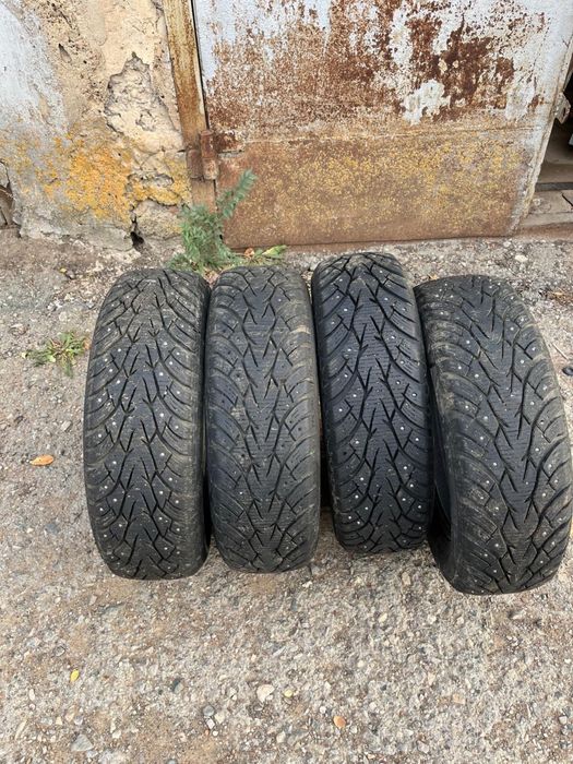 Продам резину зимнюю R15/185/65