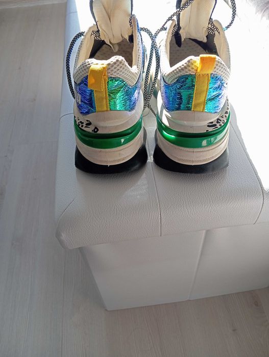 Оригинални маратонки