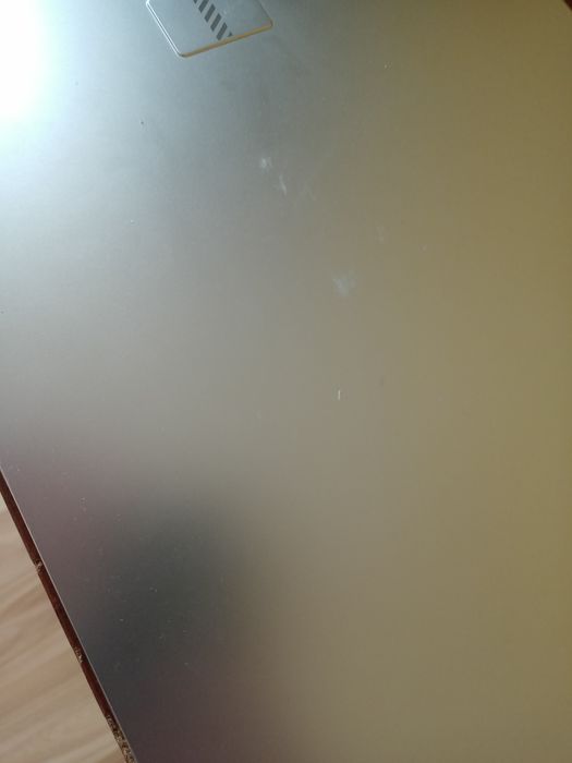 лаптоп Asus Vivobook