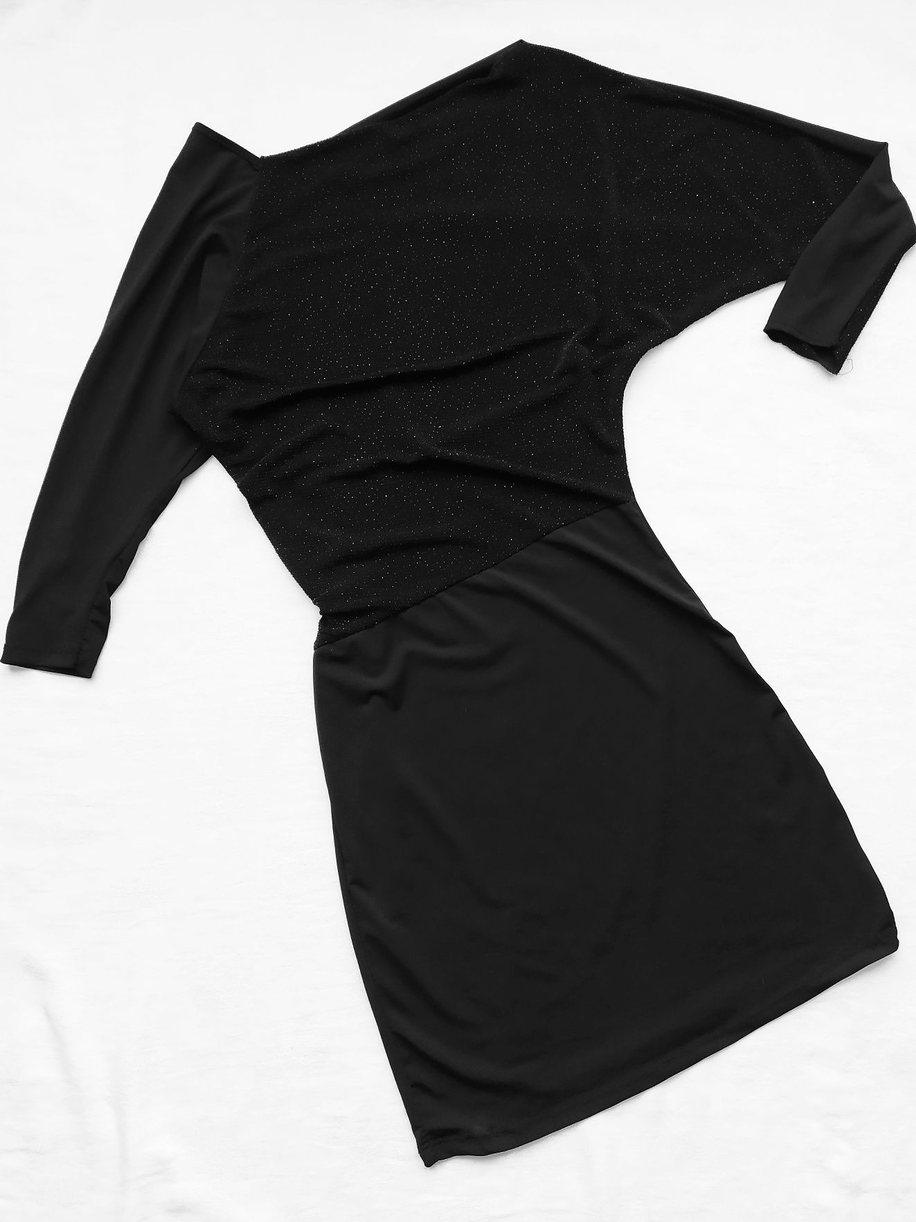 Къса черна елегантна рокля с 3/4 ръкави