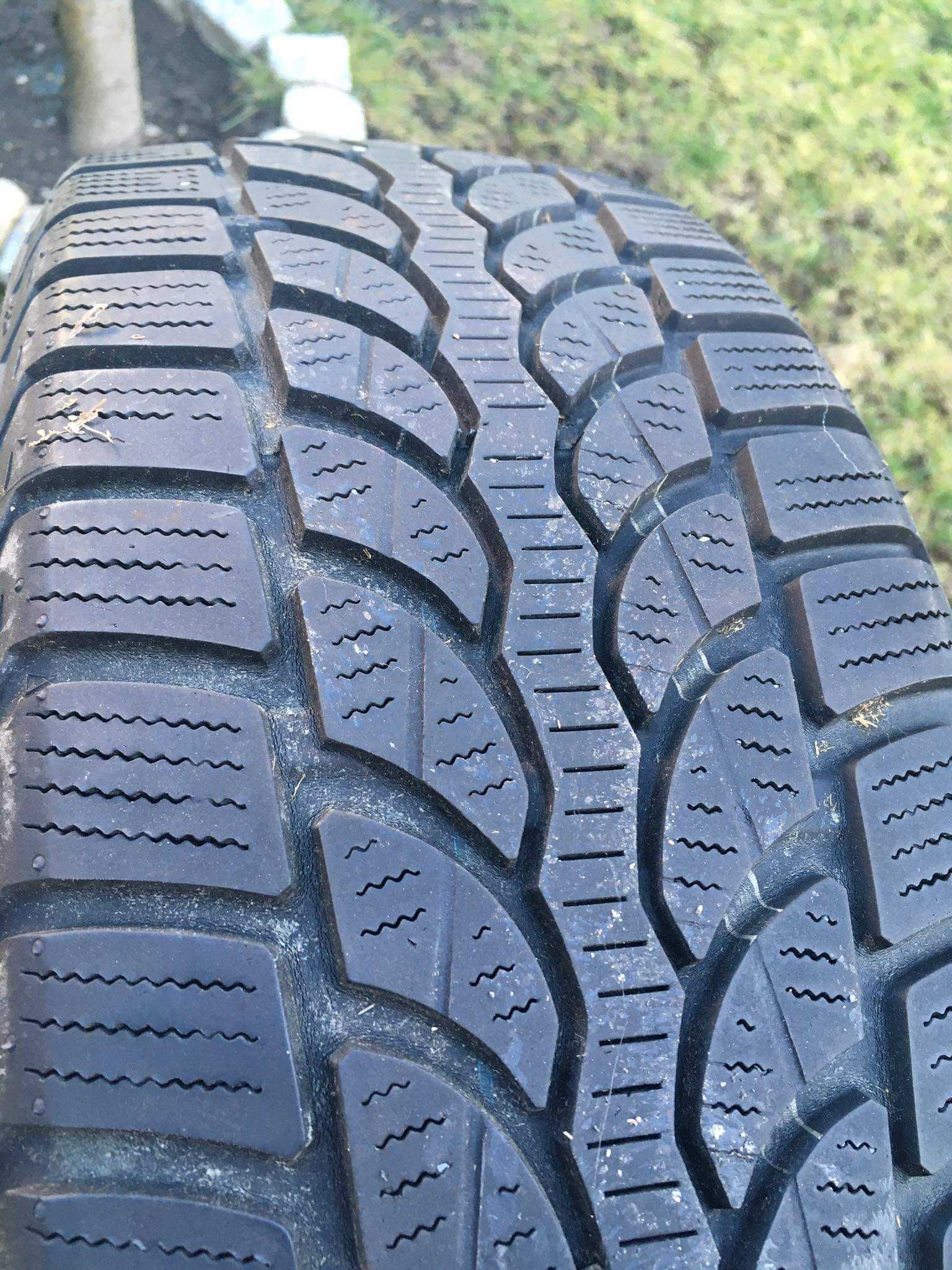 4бр. зимни гуми 185/60 R15 Bridgestone Blizzak