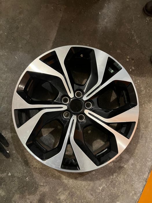 jantă 19 " aliaj pentru un Ford Mustang Mach-E.