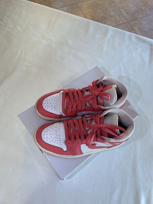 Air Jordan 1 Mid "Strawberries and Cream" autentici
