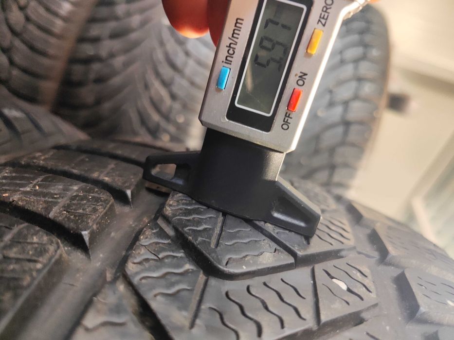 4бр. зимни гуми 225/55/18 Pirelli