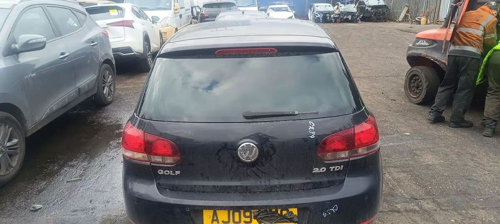 Dezmembrari / Dezmembrez Volkswagen Golf 6 2.0 CBAB cutie viteze KRM cod culoare LC9X