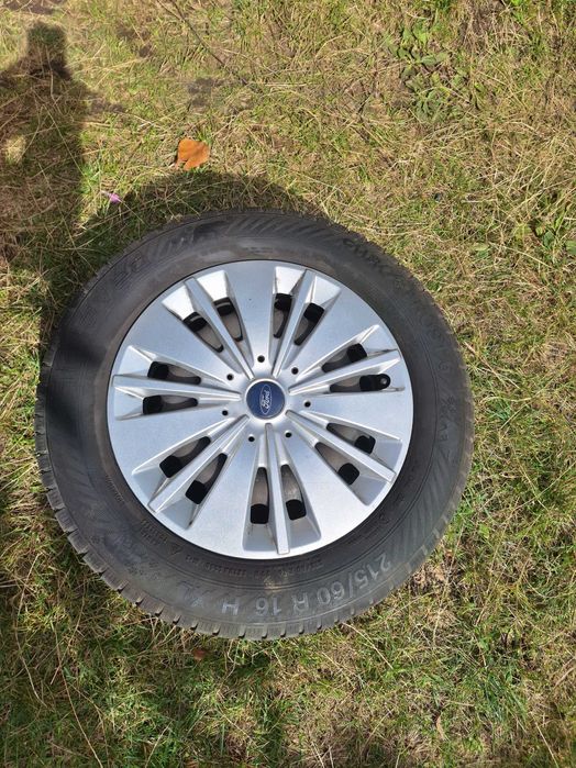 Продавам железни джанти форд 16" с оригинални тасове.