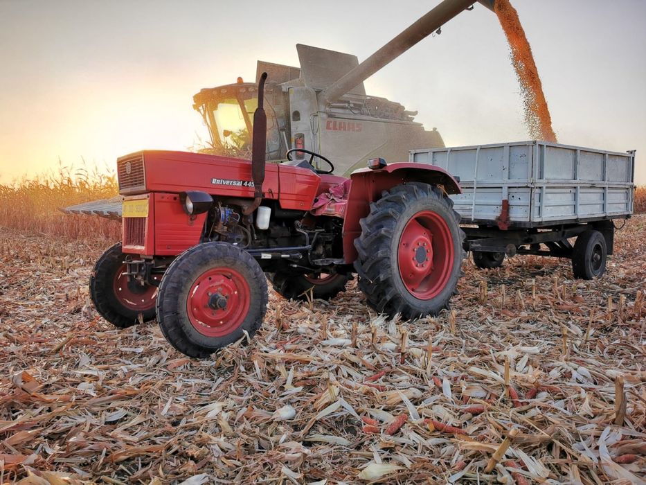 Tractor u445 + remorca monoax