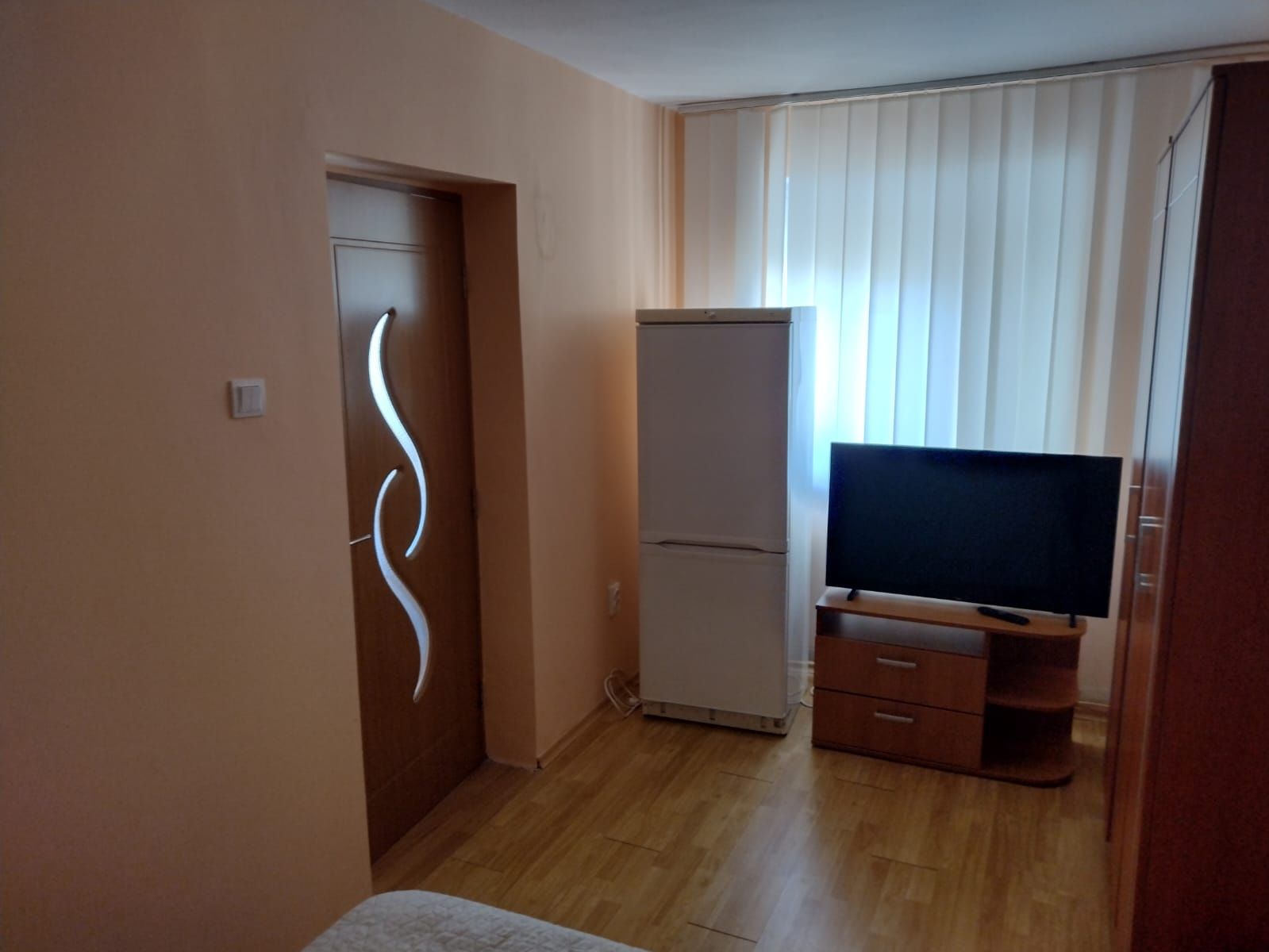 Închiriez apartament 2 camere