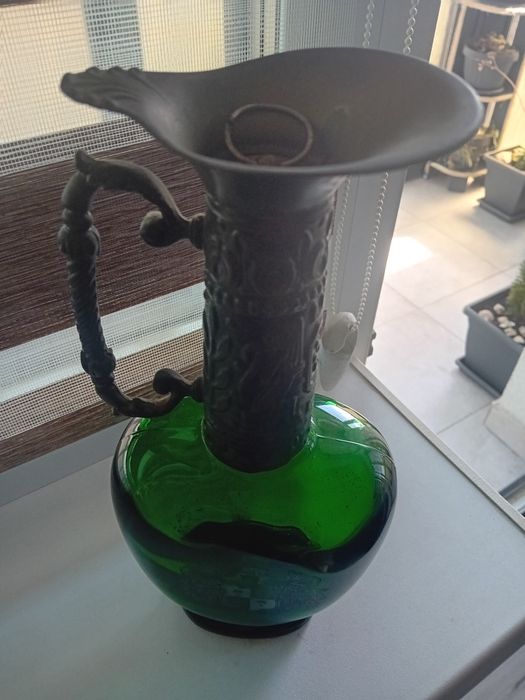 ₩ vând decanter vintage sticla și bronz