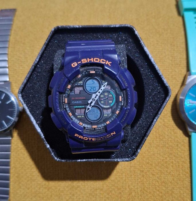 Vând 3 ceasuri ( 2 Casio, 1 Tw Stele )