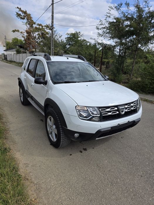 Dacia Duster cutie automata 176000 km. F.ușor avariata si reparata 95%
