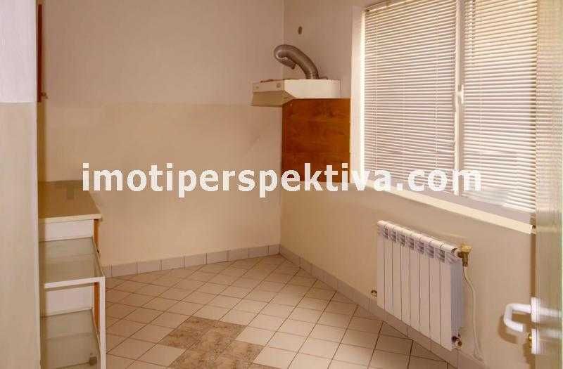 Продава се Тристаен апартамент в Пловдив, Тракия - 82 кв.м за 1488 €/кв.м - Снимка #1