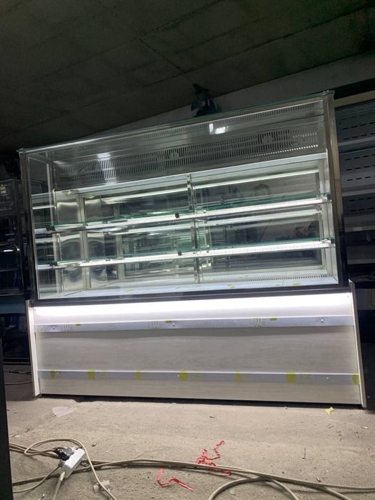 Витрина холодильник