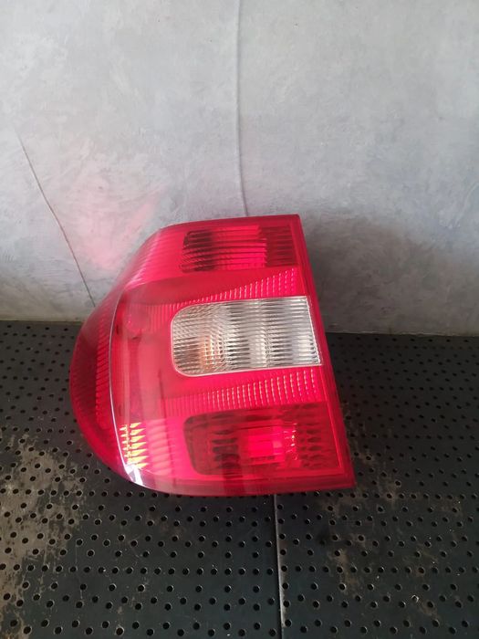 Stop tripla lampa stanga skoda yeti 5l 5l0945095 5l0945111