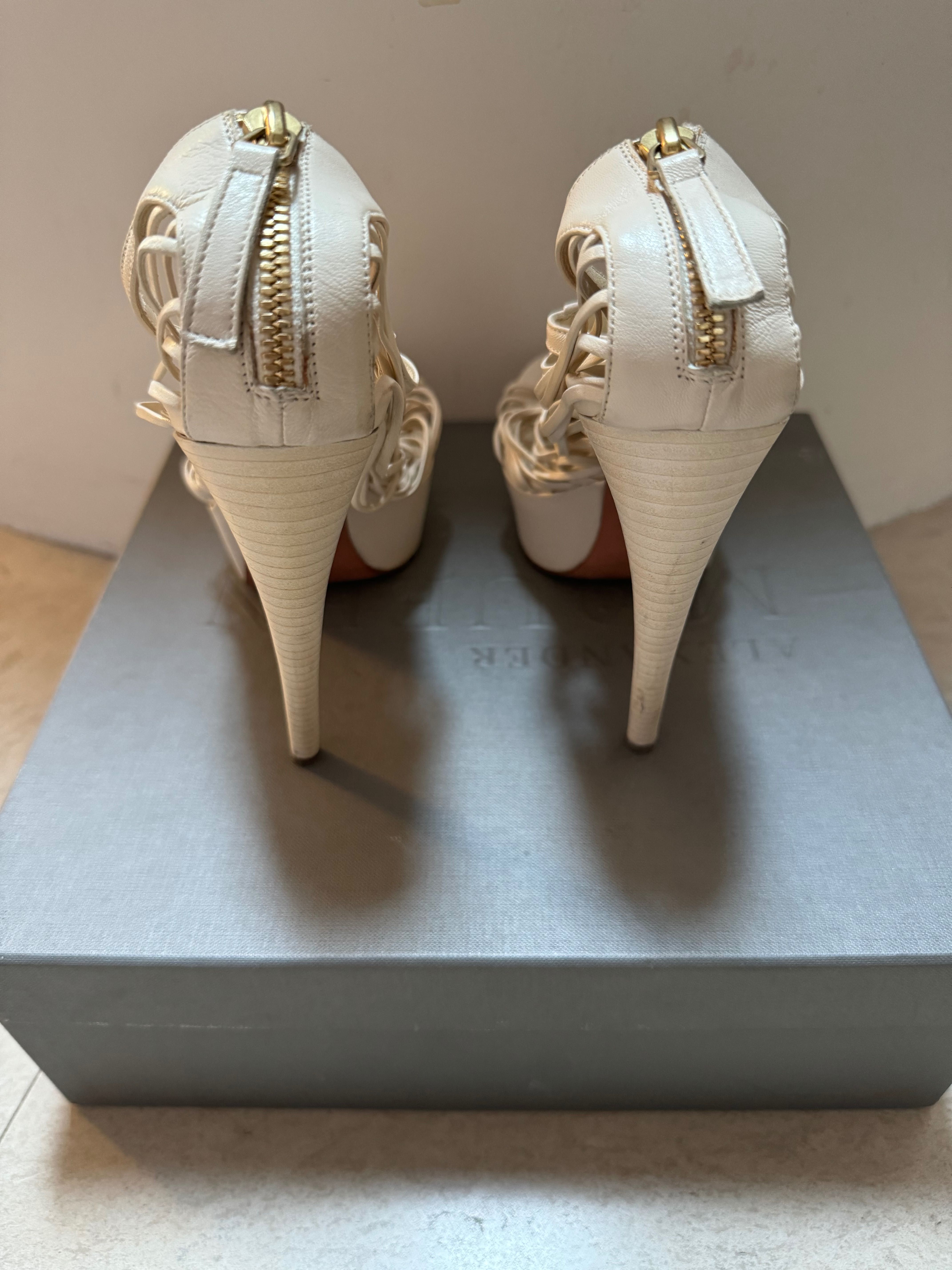 Токчета Alexander McQueen