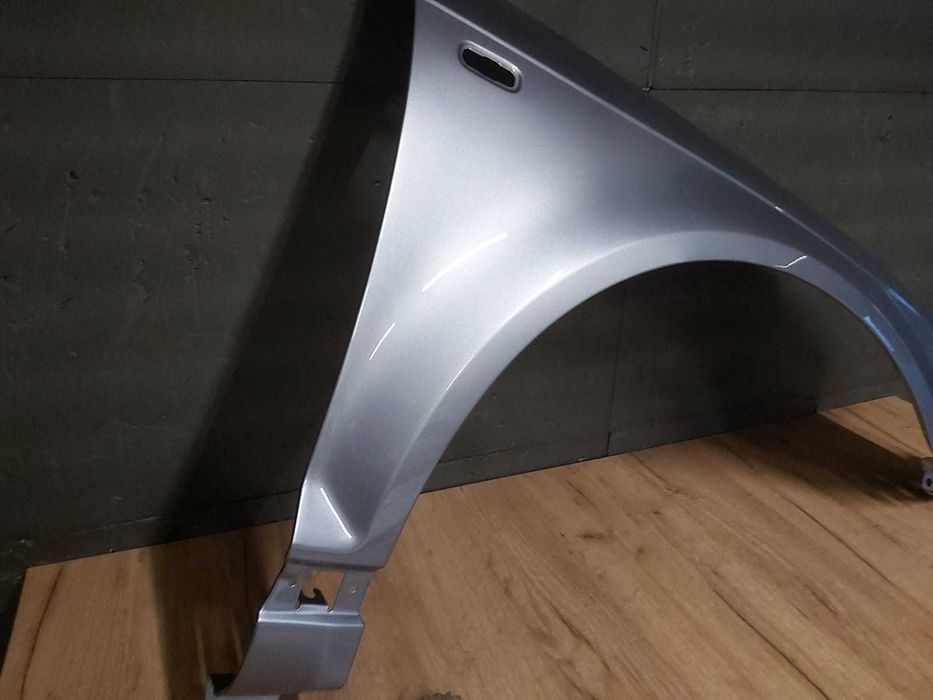 Aripa Fata Dreapta Audi A3 8P An 2003-2008 (LY7H (Gri))