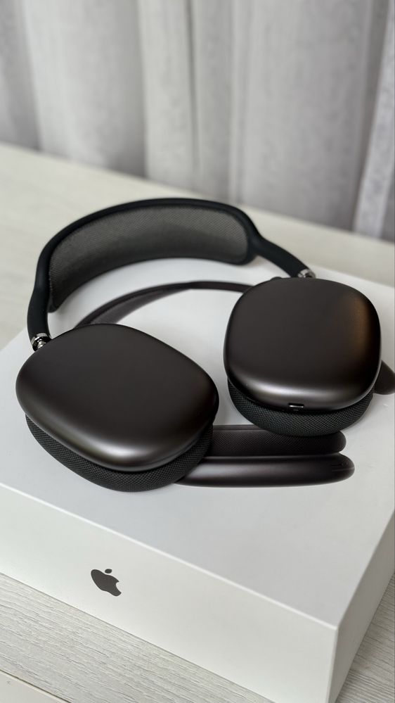 ПРОДАМ airpods MAX