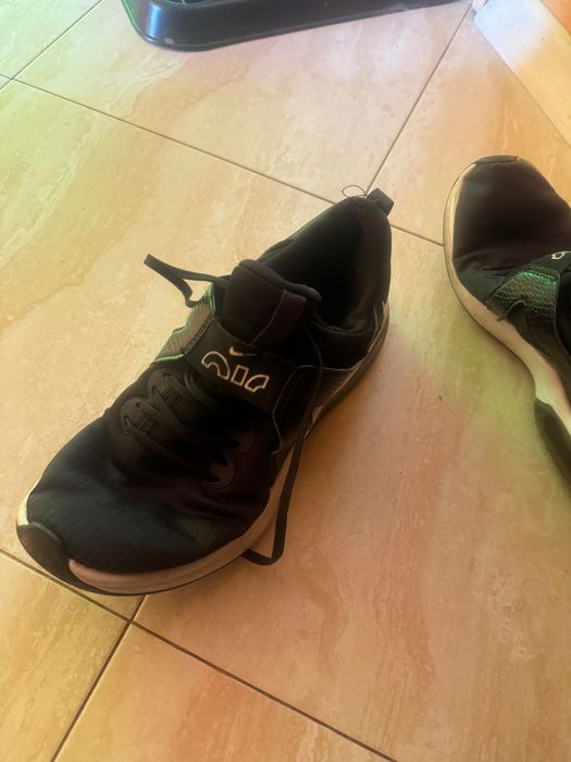 Маратонки Nike; 40 номер