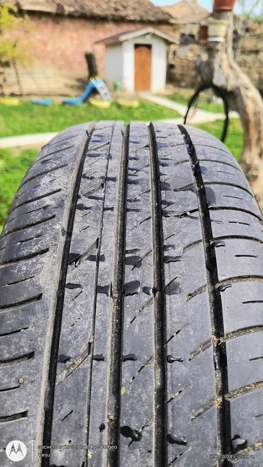 Продавам 4 бр.летни гуми. 15 цола