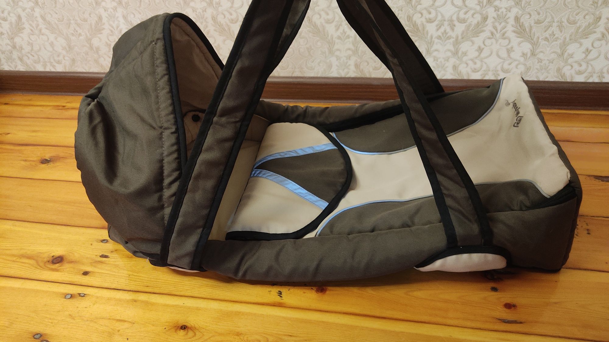 Продаю коляску и все комплектующие