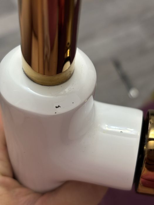 Baterie alba/auriu baie Kuchinox