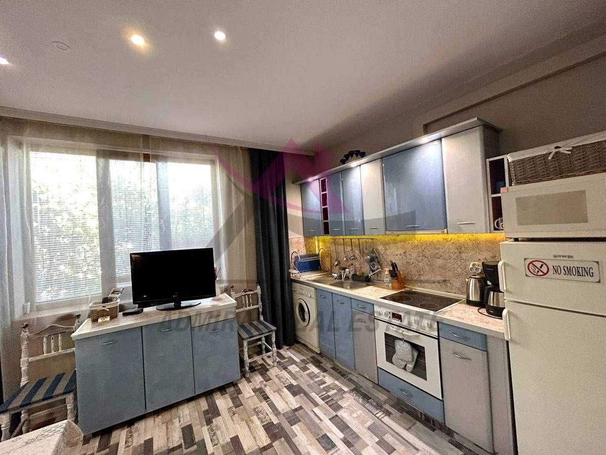 Дава се под наем Двустаен апартамент в Варна, Център - 65 кв.м за 650 € - Снимка #1