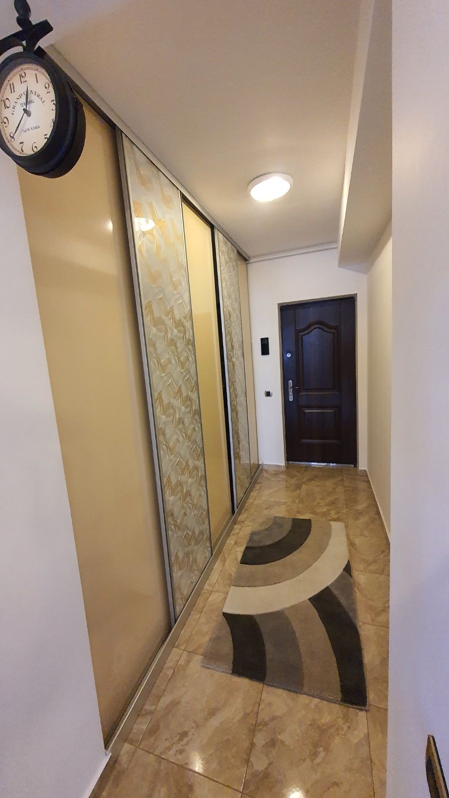 Închiriez apartament 3 camere Isaran