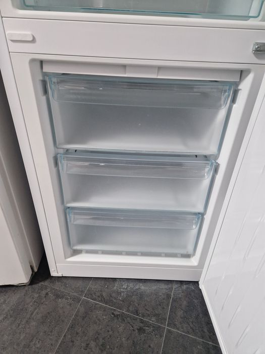 Хладилник с фризер Miele A++ No Frost