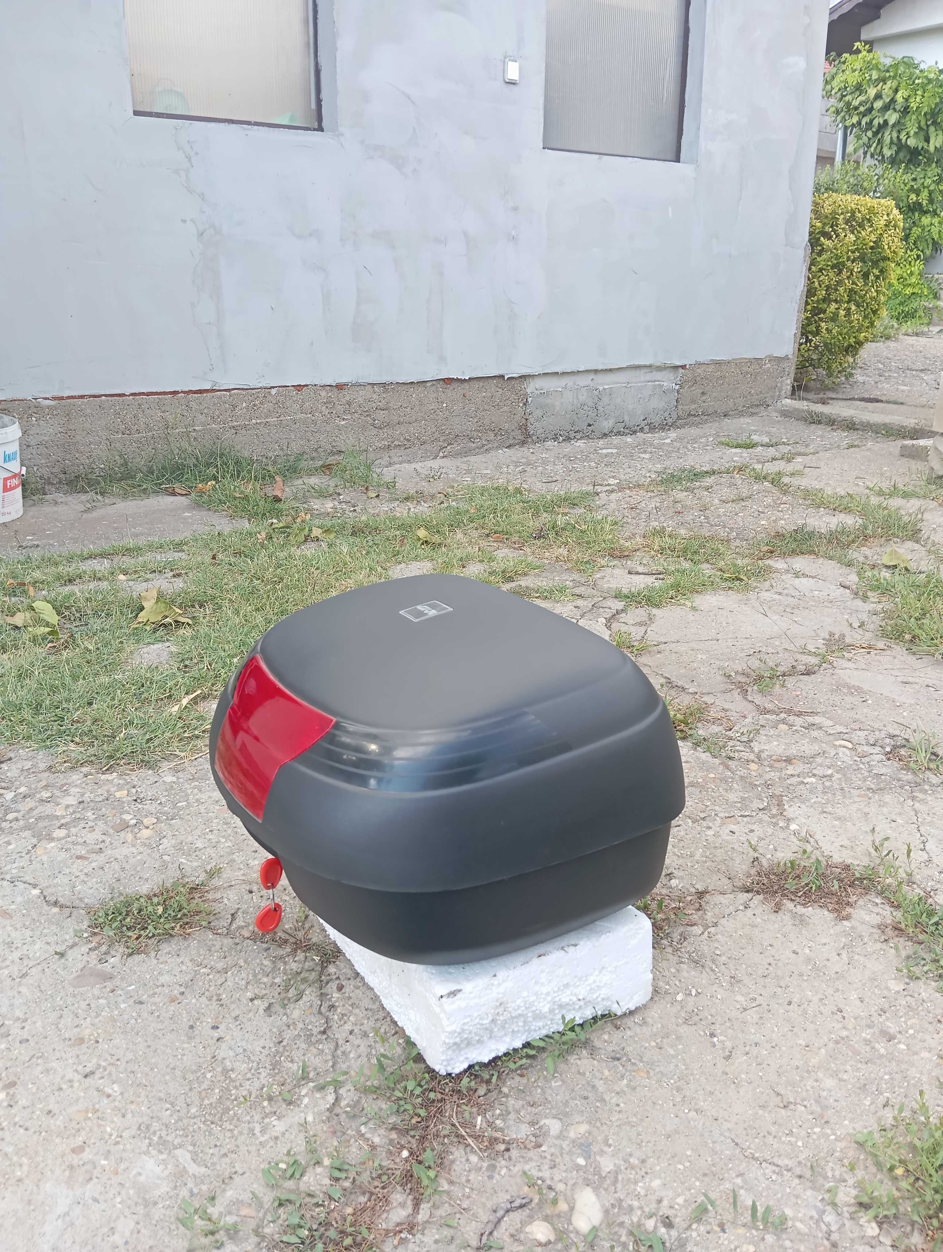 Заден куфар givi,