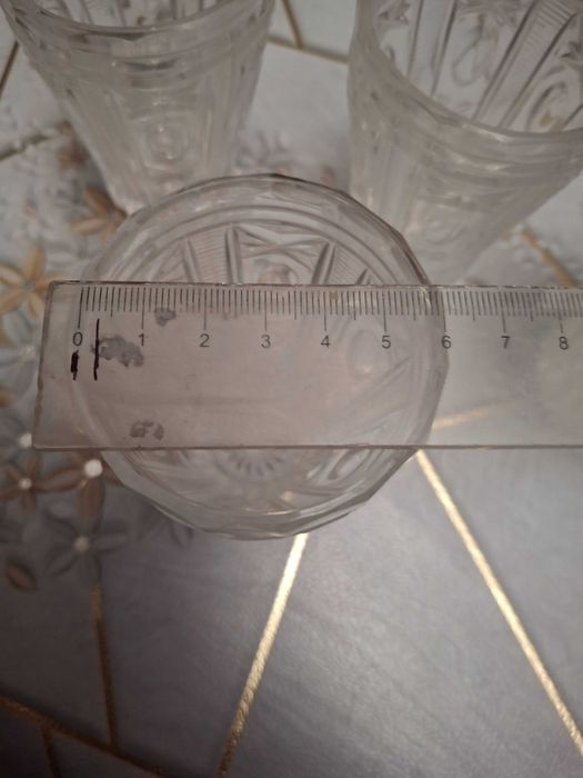 Хрустальная посуда под напитки.