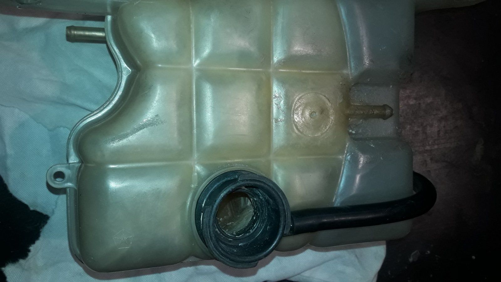 Раширителен съд за Jeep Cherokee