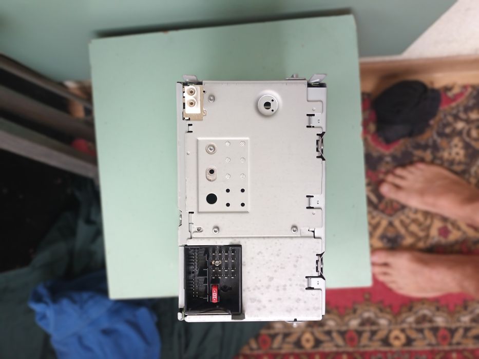 Vând radio CD.auto original Vw golf 5