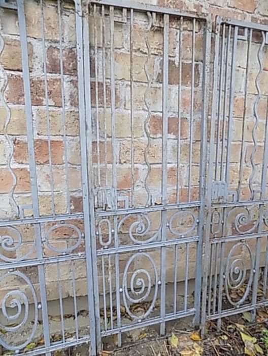 Poarta dubla fier forjat veche.Usa fier