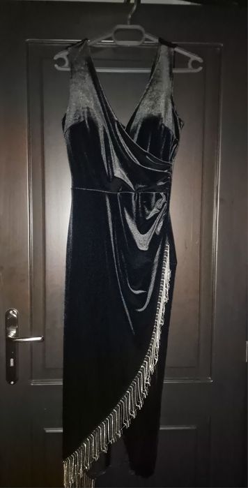 Страхотна черна рокля