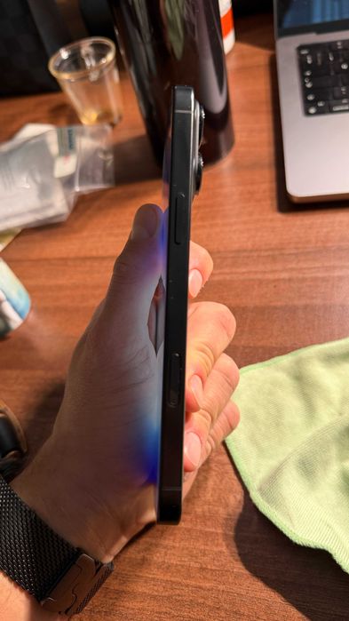 iPhone 16 Pro MAX 256GB +1 an asigurare platita + Bonus 2 huse premium