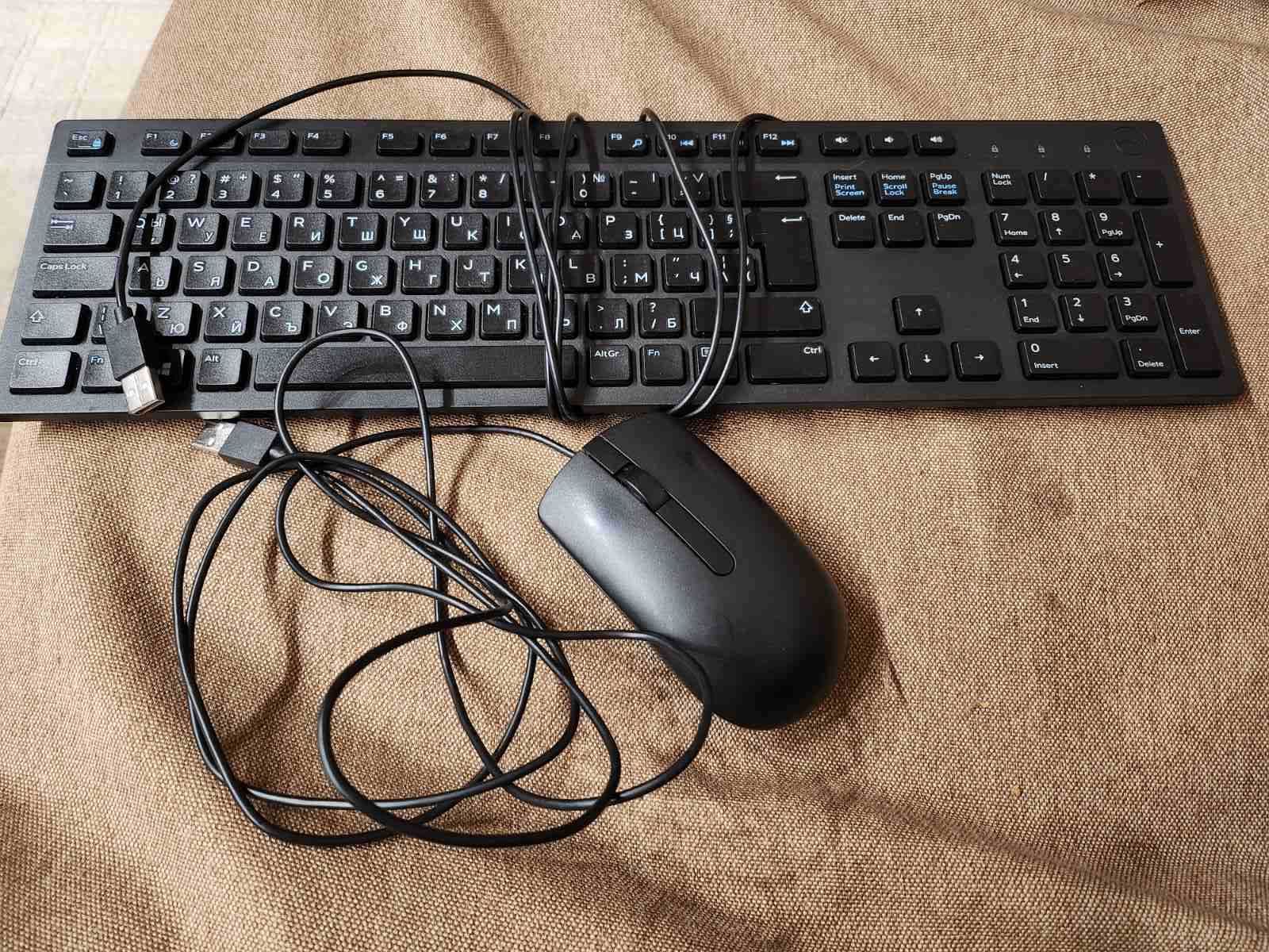 Клавиатура и оптична мишка Dell, отлично състояние