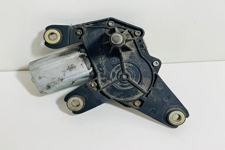 Motoras  Valeo stergator haion 8200153458 Renault Megane a 2-a genera