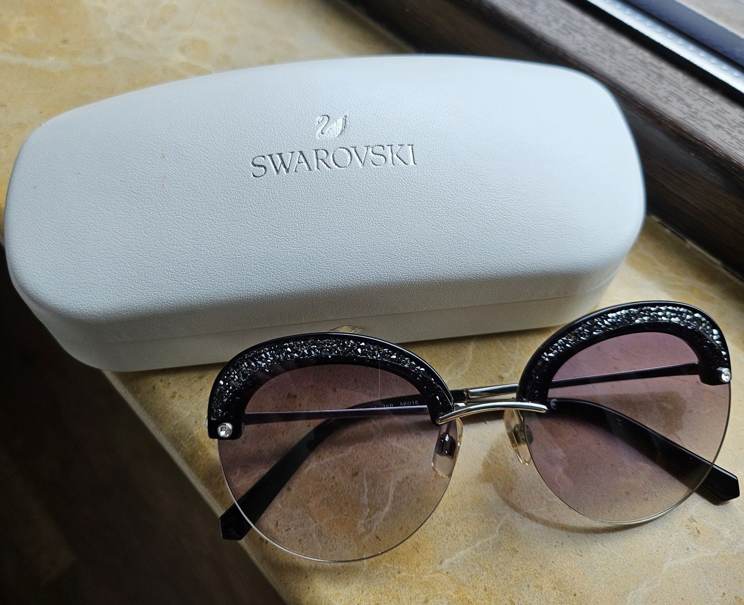 Слънчеви очила Swarovski