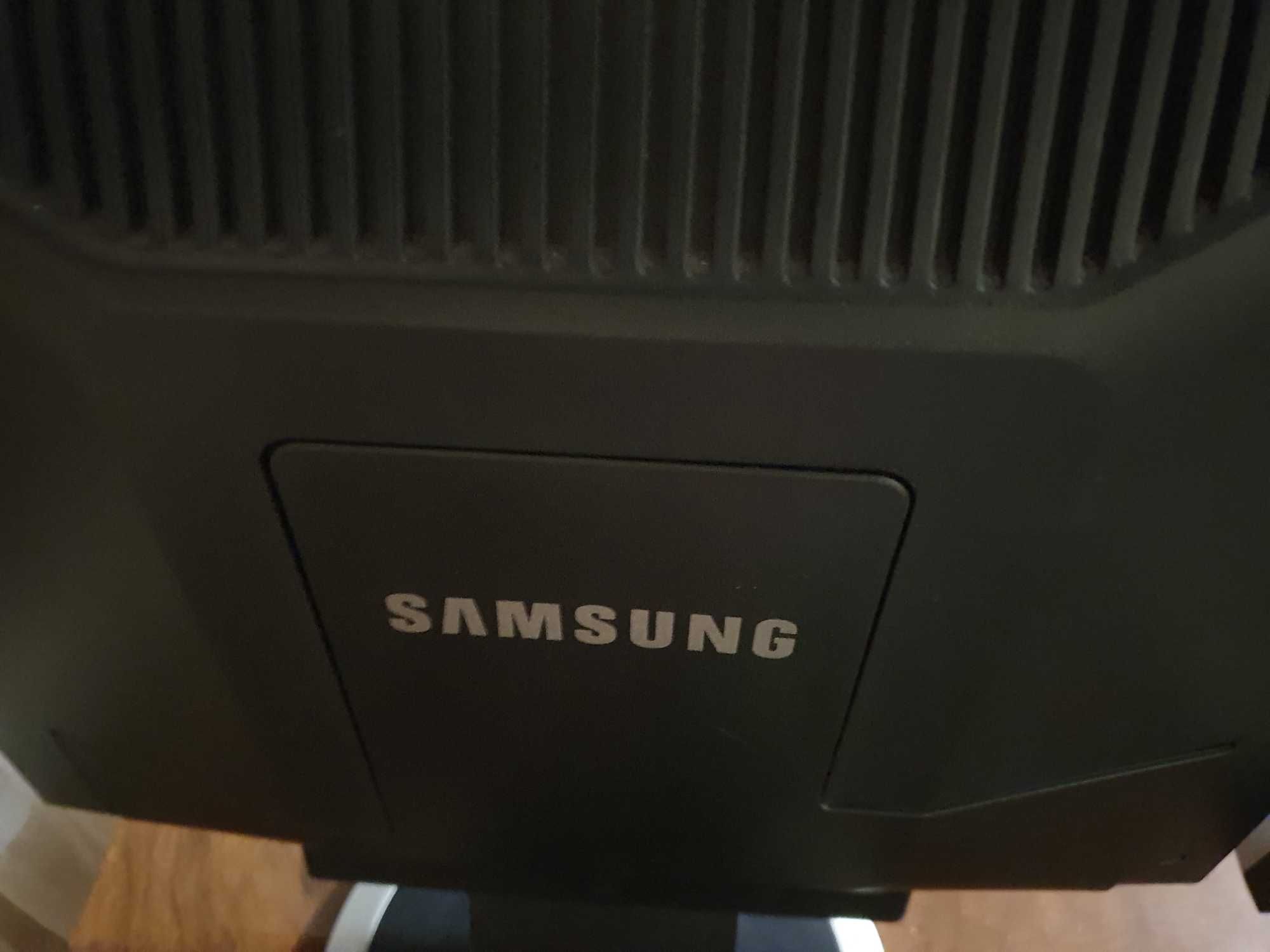 Мониторы компьютерные Samsung 3 шт.