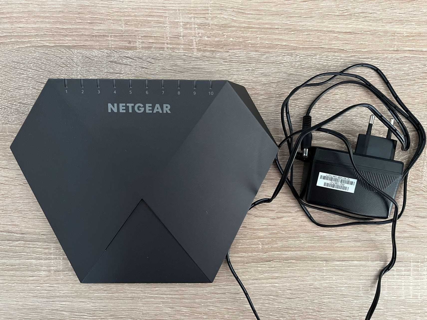 Switch NetGear Nighthawk SX10 Pro Gaming 10-Gigabit/Multi-Gigabit