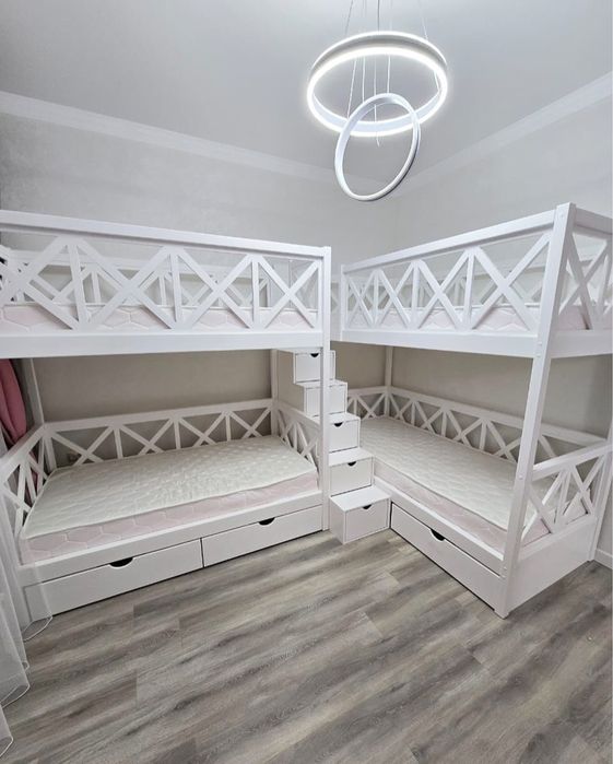 Двухъярусная кровать