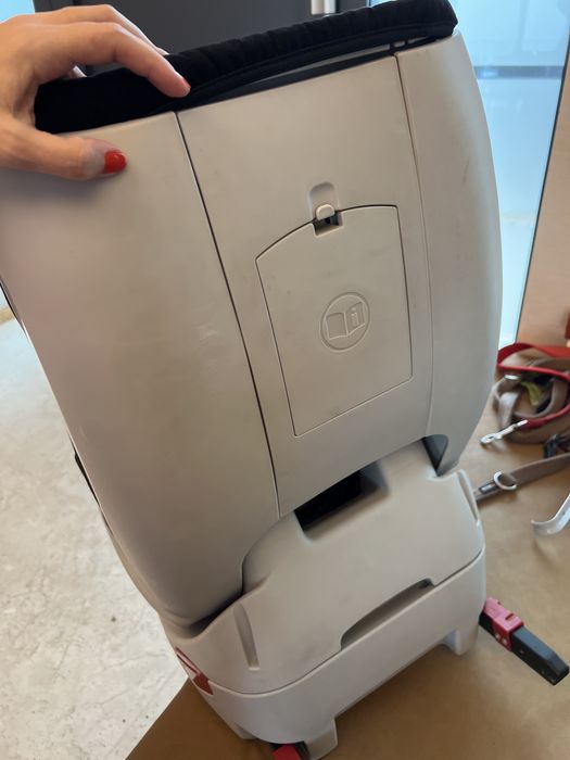 Столче за кола подходящо за новородено и до 18кг дете