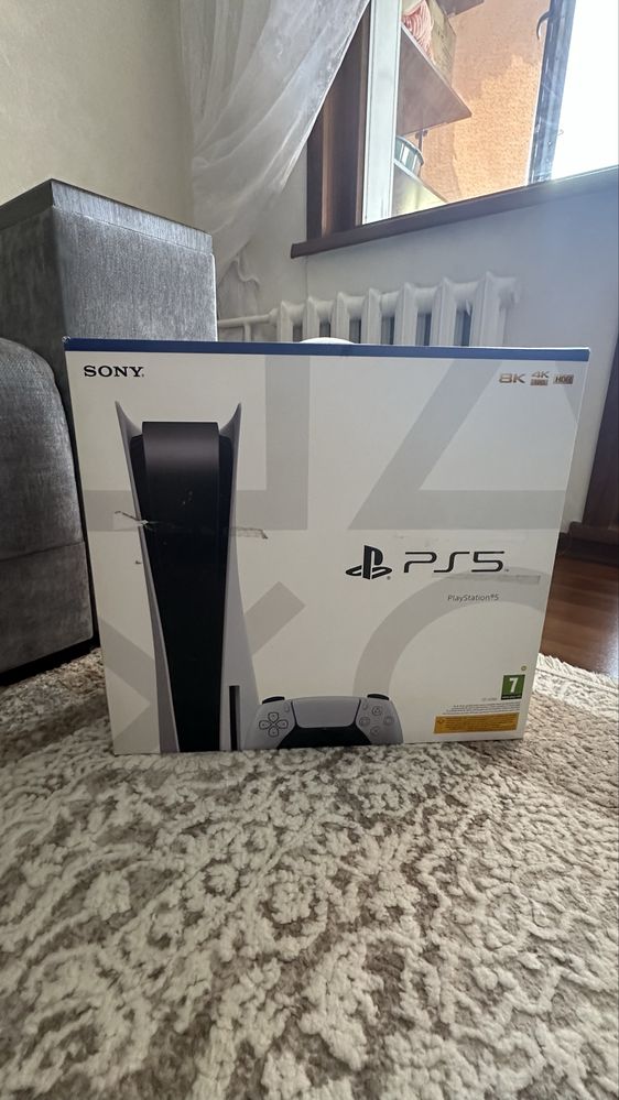 Продам PlayStation 5 (с дисководом)